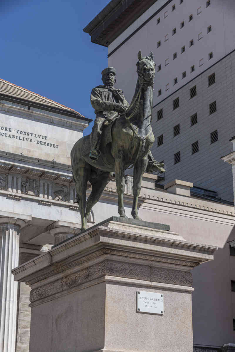Italia - Génova 026 - monumento a Giuseppe Garibaldi.jpg